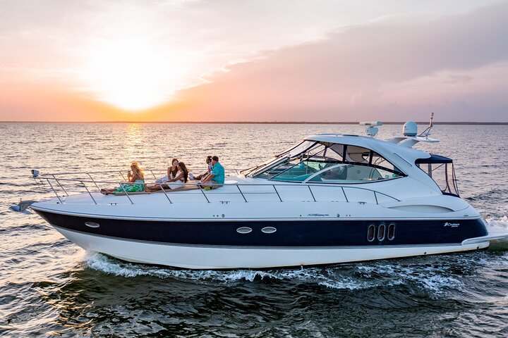 4 Hours Happy Hour Cruise - Photo 1 of 19